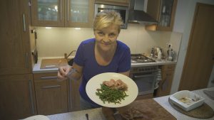 Read more about the article Panenka v slanine s fazuľkovými luskami