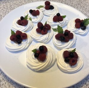 Read more about the article Ovocné tortičky Pavlova