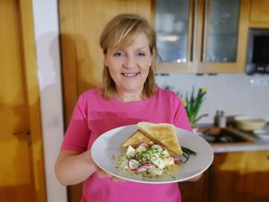 Read more about the article Vajíčkový šalát jogurtový s lososovými toastami