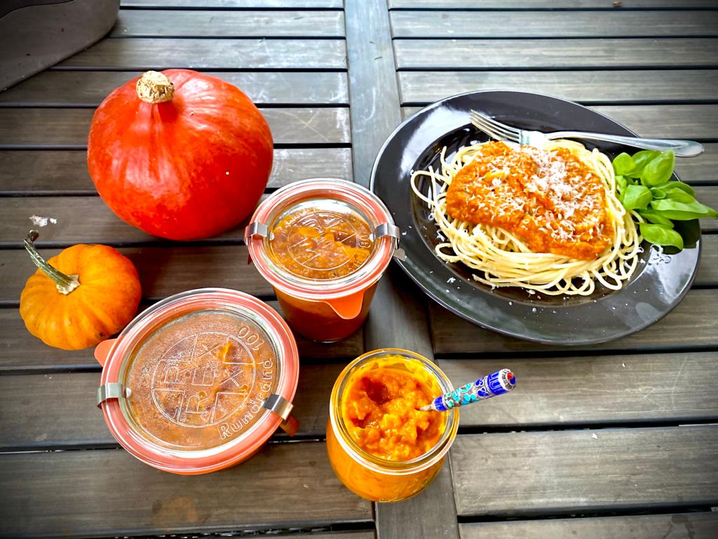 You are currently viewing Pesto z tekvice Hokkaido so sušenými paradajkami a šalviou