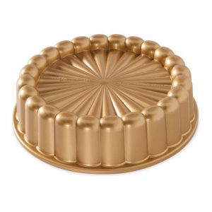 Univerzálna forma na  koláče „Charlotte“ Nordic Ware zlatá – TERAZ jedna zmes na bábovku ZADARMO