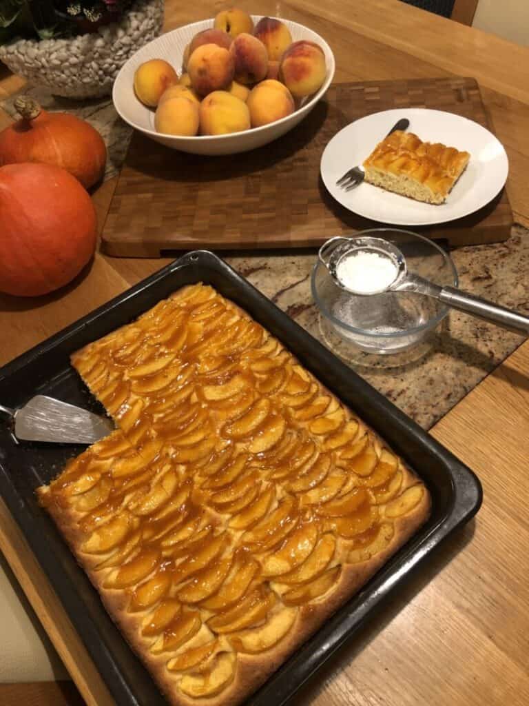 Bleskový broskyňový koláč na plech upiekla Zuzana Machová