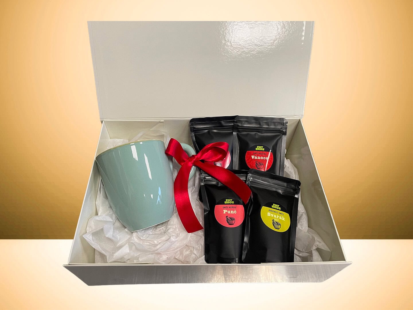 8EDDF677-F8B3-4830-AAEE-9784AED4CE65 Darčekové balenie - obrovský hrnček farby mora a zimný kvartet v magnetickej krabičke